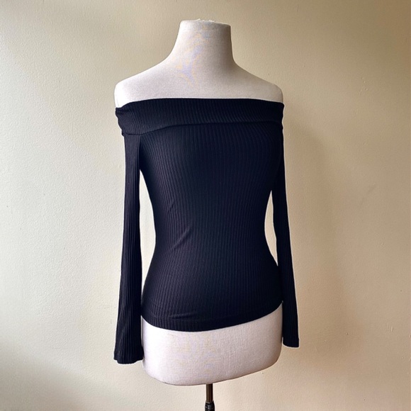 Aritzia Wilfred Off The Shoulder Striped Long Sleeve Top Black Sz XS - Picture 2 of 6